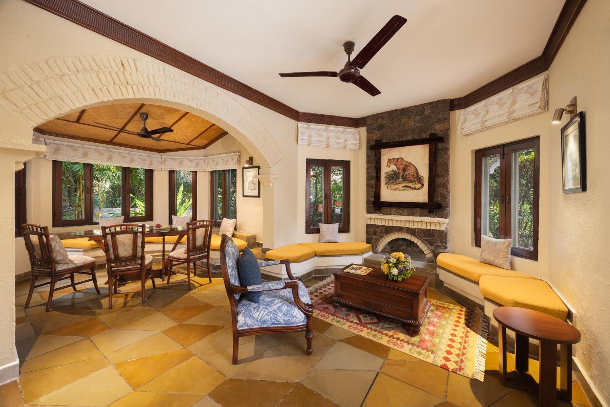 The Riverview Retreat Corbett By Leisure Hotels Garjia Exterior photo